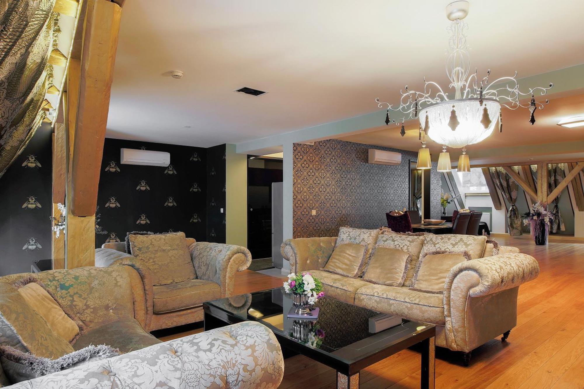 Grand Old Penthouse Apartament
